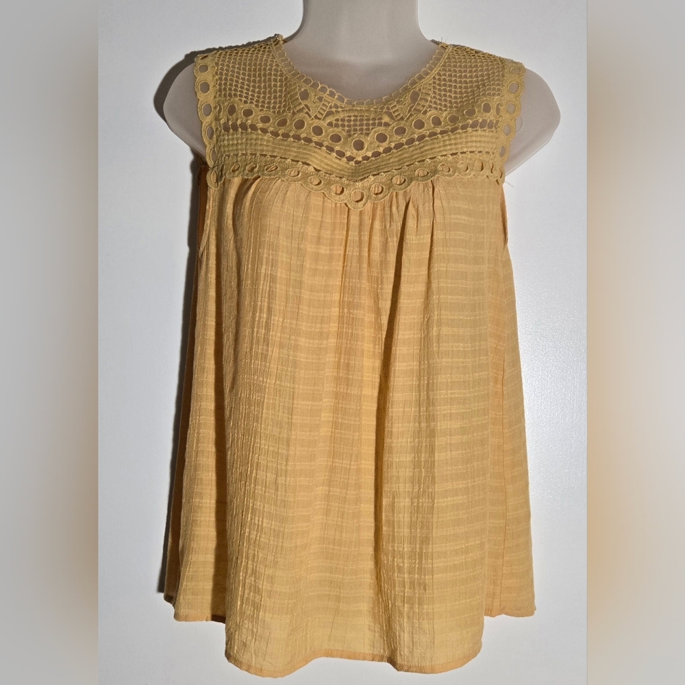 Blu-Pepper ladies top sz small Euc yellow